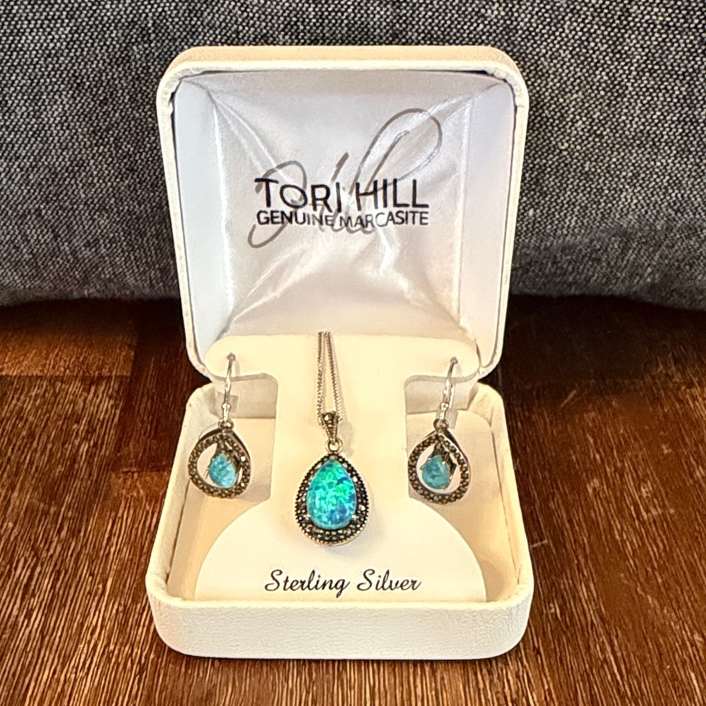 Sterling Silver Jewelry Set with Blue Gemstones